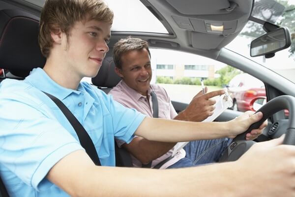 How Many Driving Lessons Do Beginners Need?